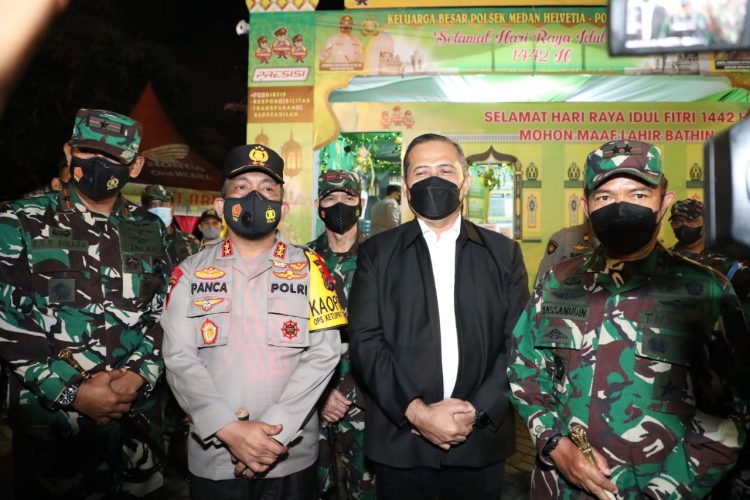 Kapolda Sumut, Irjen Pol RZ Panca Putra Simanjuntak saat di Polsek Medan Helvetia.