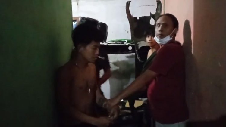 Polisi menangkap 2 pelaku begal di Pangkalpinang. (Foto: iNews/Haryanto).