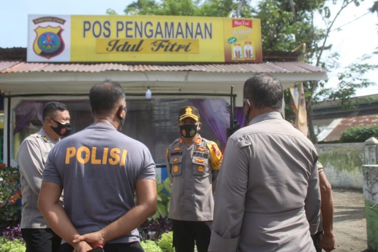 Kapolres Sergai, AKBP Robin Simatupang, saat mengecek Posko Penyekatan Ops Ketupat Toba 2021, Rabu (05/05/2021).