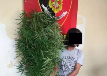 Tersangka Suheri saat diamankan di Mapolsek Medan Area. (Foto: istimewa)