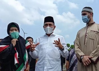 Gubsu Edy Rahmayadi (kemeja putih) (Ahmad Arfah/detikcom)