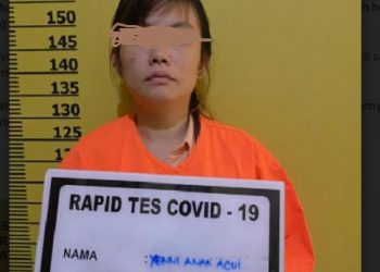 Ibu kandung yang tega menganiaya anaknya hingga tewas ditahan di Mapolres Bengkalis, Riau. (Foto: MNC Portal/Banda Haruddin Tanjung)