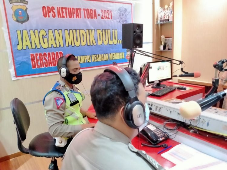 Satlantas Polres Sergai sosialisasi Operasi Ketupat Toba 2021, di radio RIS FM Perbaungan, Selasa (4/5/2021) pagi, pukul 10.00 WIB.