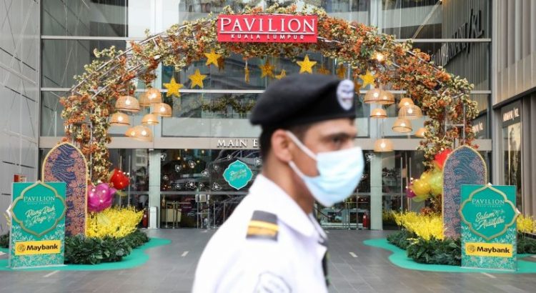 Malaysia memberlakukan lockdown atau MCO nasional mulai Rabu (12/5) (Foto: Reuters)