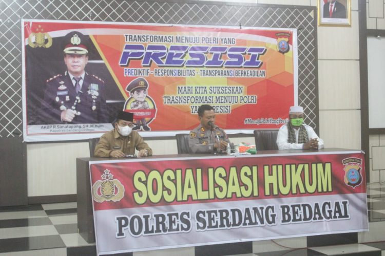 Polres Sergai menggelar sosialisasi hukum tentang peniadaan mudik, pada bulan suci ramadhan dan hari raya Idul Fitri 1442 H, di Aula Patriatama Polres Sergai, Selasa (04/05/2021), pukul 09.00 WIB.