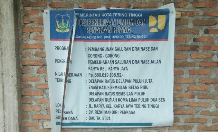 Plank Proyek Drainase di Jalan Karya Tebing Tinggi yang dianggap kurang tranparan ke publik.