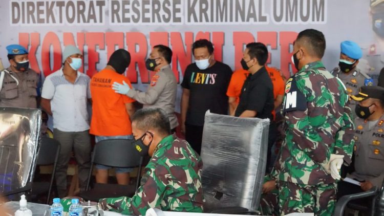 Kapolda Sumut meminta keterangan salah seorang pelaku.