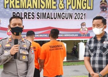 Kapolsek Bangun saat memberikan keterangan.
