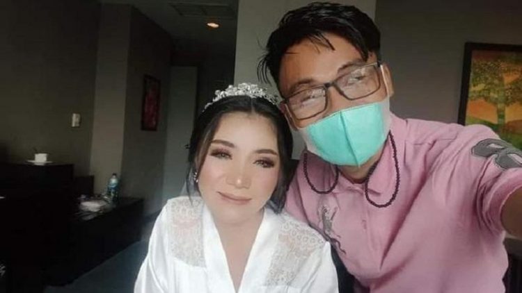 Tangkapan layar foto pasangan pengantin di Manado Alen dan Meiske. (Foto: Istimewa)
