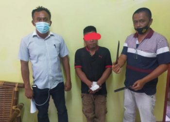 Pelaku pembunuhan di Dairi saat ditangkap polisi. (Foto: Istimewa)