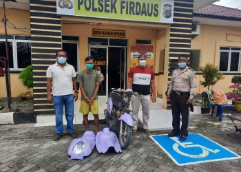 Foto pelaku dan barang bukti yang diamankan Polsek Firdaus.