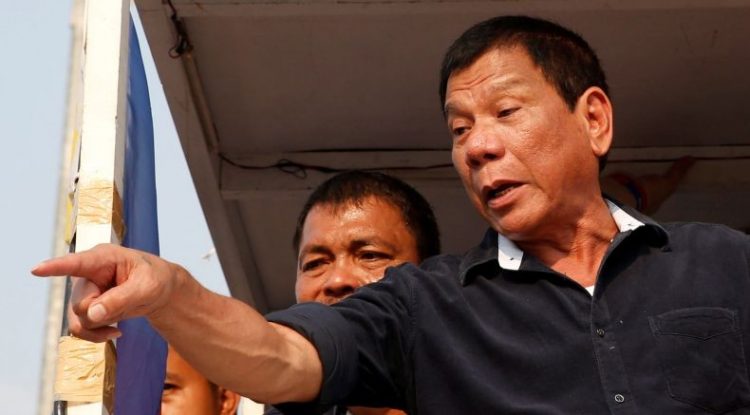 Rodrigo Duterte mengancam akan memenjarakan warga Filipina yang menolak divaksin Covid-19 (Foto: Reuters)