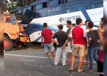Bus vs Truk Tabrakan di Tol Tanjung Morawa. [Ist]