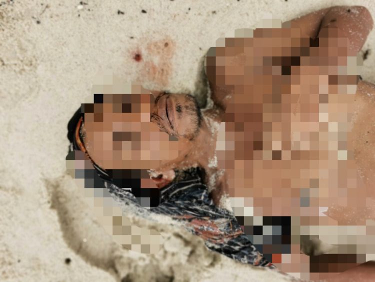 Foto mayat korban saat masih di lokasi penemuan.