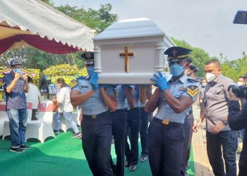Pemakaman istri Menkumham Yasonna H Laoly, Elisye Widya Ketaren, di San Diego Hills Memorial Park Karawang, Jawa Barat. (Foto: MPI/Nilakusuma)