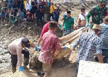 Foto: Penemuan mayat dalam karung di Aceh Timur (dok. Polisi)