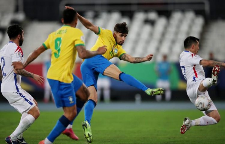 Brasil kalahkan Cile 1-0 pada perempat final Copa America 2021. Duel dinodai kartu merah striker Tim Samba Gabriel Jesus. (Foto: Reuters)