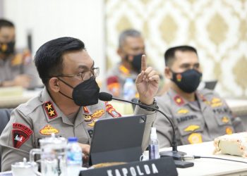 Kapolda Sumut, Irjen Pol Drs. Panca Putra, S. M.Si, saat menyampaikan arahan kepada seluruh Kapolres Jajaran sesaat setelah melakukan analisa dan evaluasi dengan Mabes Polri, Senin (5/7/2021), lalu.