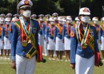 Sermatutar Septian Haryono Pasaribu meraih penghargaan Adi Makayasa Akmil TA 2021 dan Sermatutar Chaterine I Simbolon meraih Anindya Wiratama. (Foto: Istimewa)