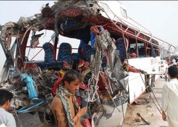 Kecelakaan bus di Pakistan. (Foto: Anadolu)