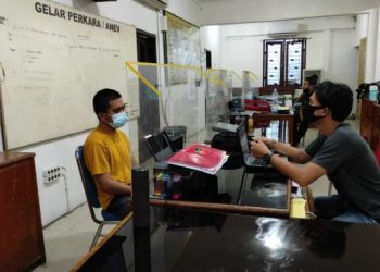 Pelaku menjalani pemeriksaan di Polsek Medan Kota. [Ist]