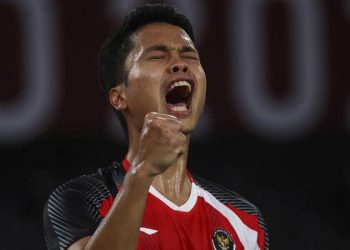 Tunggal putra Indonesia Anthony Sinisuka Ginting lolos ke semifinal Olimpiade 2020. Dia berpotensi mengikuti jejak Taufik Hidayat dan Sony Dwi Kuncoro. (Foto: Reuters)