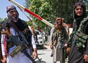 Apa Tujuan Taliban Menguasai Afghanistan? Simak Penjelasannya -- Taliban saat berpatroli di Kabul (Foto: AFP/WAKIL KOHSAR)