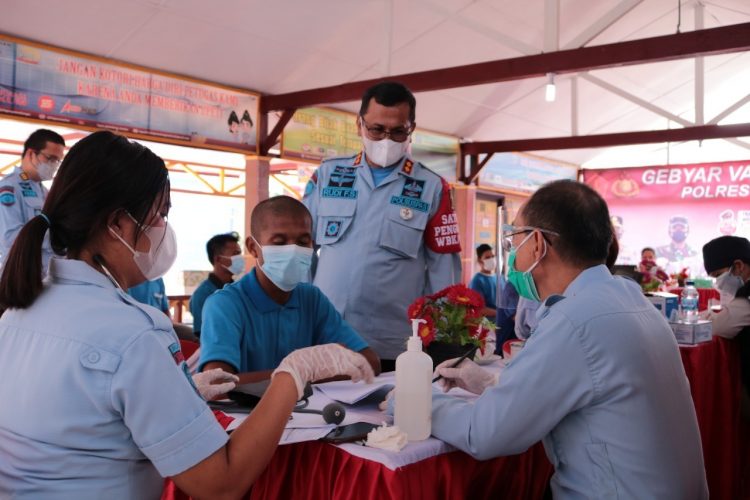 Warga Binaan Pemasyarakatan (WBP) Lapas Kelas IIA Pematangsiantar, Kanwil Kemenkumham Sumut, mengikuti vaksin tahap pertama gelombang ke 2, pada Kamis (26/8/2021) pagi tadi, pukul 09.00 WIB.