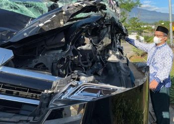Kondisi mobil KH Miftachul Akhyar usai kecelakaan di tol. Foto: Istimewa