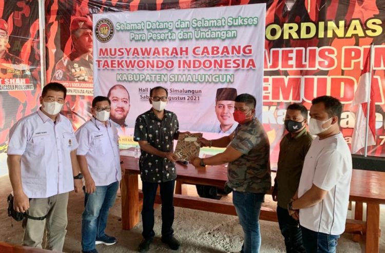 Dokter Jonas Bangun, terpilih menjadi Ketua Pengcab TI Simalungun dalam Musyawarah Cabang (Muscab) Taekwondo Kabupaten Simalungun, di Hall MPC-PP Simalungun, Sabtu (14/8/2021).