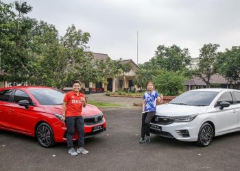 Greysia Polii/Apriyani Rahayu mendapatkan hadiah mobil. (Foto: dok.Honda)