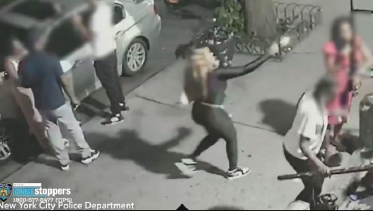Rekaman CCTV detik-detik penembakan wanita di New York. (Foto: NYPD)