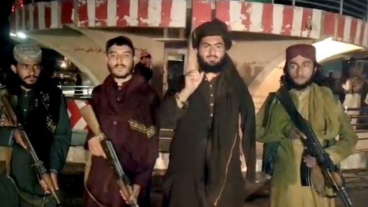 Pejuang Taliban buru PSK Afghanistan untuk dieksekusi di depan umum. (Foto: Reuters)