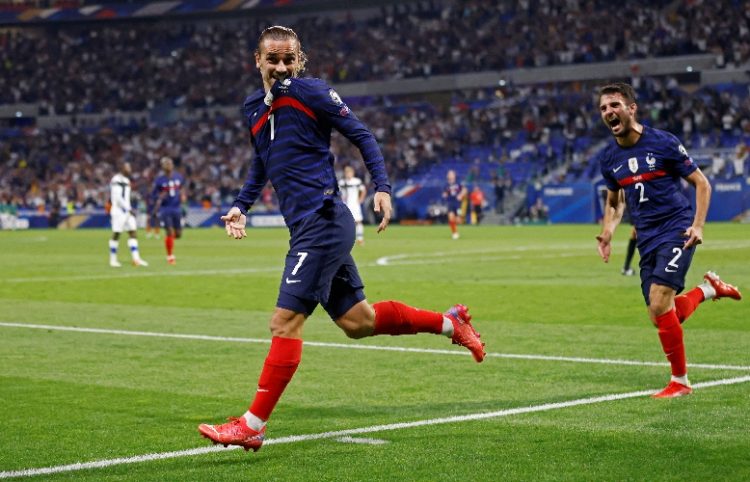Timnas Prancis menang 2-0 atas Finlandia pada laga lanjutan Grup D Kualifikasi Piala Dunia 2022 Zona Eropa. Griezmann tampil sebagai pahlawan. (foto: REUTERS)