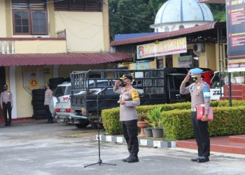 AKBP Boy Sutan Binanga Siregar, memimpin upacara pelepasan purna bakti, Ipda Abdul Rajab, Anggota Banit Regident Sat Lantas Polres Pematangsiantar, pada Kamis (30/9/2021) pagi tadi, sekitar pukul 07.30 WIB, di Lapangan Apel Polres Pematangsiantar.