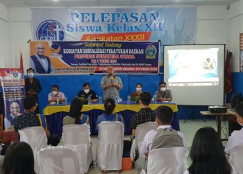 Anggota DPRD Sumatera Utara (Sumut), Rony Reynaldo Situmorang saat sosialisasi Perda Nomor 1 Tahun 2019 di SMK GKPI 1 Pematangsiantar.