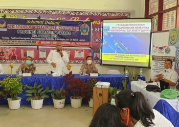 Anggota DPRD Sumatera Utara (Sumut), Rony Reynaldo Situmorang saat sosialisasi Perda Nomor 1 Tahun 2019 yaitu tentang Fasilitasi Pencegahan, Penyalahgunaan Narkotika, Psikotropika dan Zat Adiktif lainnya, di SMK Pariwisata USI Pematangsiantar.