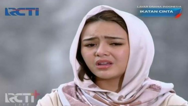Sinopsis Ikatan Cinta 1 September 2021: Andin Selamatkan Ibu Rosa sampai Jatuh, Kandungannya?  /RCTI Plus/