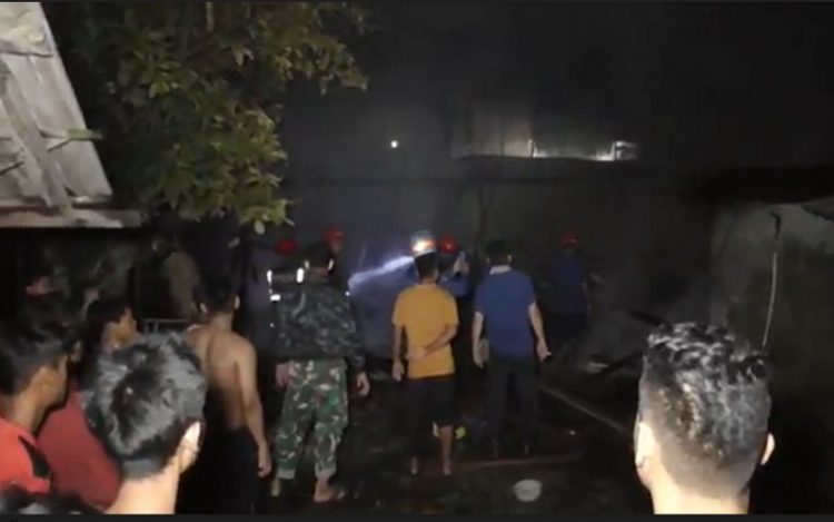 Temat pengolahan ragi di Medan hangus terbakar Jumat (10/9/2021) dini hari. (Foto: Yudha Bahar)