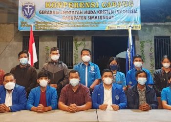 Foto bersama disela - sela acara Konfercab GAMKI Simalungun.