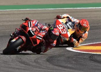 Pembalap Ducati Lenovo, Francesco Bagnaia jadi yang tercepat di MotoGP Aragon 2021. Bagnaia disusul Marc Marquez di posisi kedua. (foto: REUTERS).