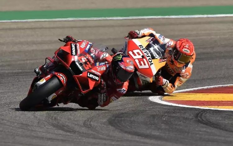 Pembalap Ducati Lenovo, Francesco Bagnaia jadi yang tercepat di MotoGP Aragon 2021. Bagnaia disusul Marc Marquez di posisi kedua. (foto: REUTERS).