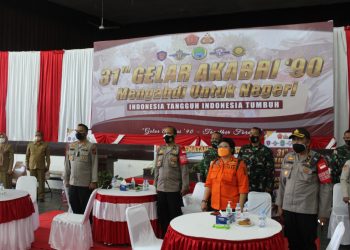 Plh Kapolres Pematangsiantar, AKBP Benni Remus Hutajulu, S.I.K, MH, bersama Forkopimda, mengikuti zoom meeting dengan Panglima TNI dan Kapolri, Selasa (26/10/2021).