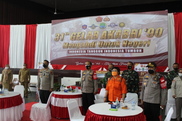 Plh Kapolres Pematangsiantar, AKBP Benni Remus Hutajulu, S.I.K, MH, bersama Forkopimda, mengikuti zoom meeting dengan Panglima TNI dan Kapolri, Selasa (26/10/2021).