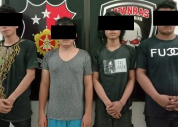 Keempat tersangka saat diamankan di Satreskrim Polres Asahan. (Foto: istimewa)
