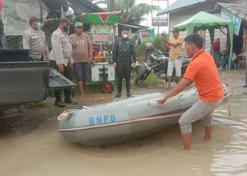 Banjir merendam ratusan hektare lahan dan ribuan rumah di Serdang Bedagai. [Ist]