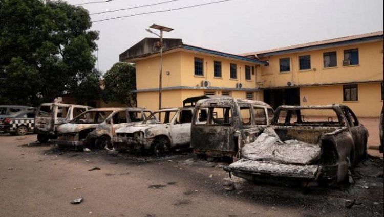 Penjara di negara bagian Imo, Nigeria diserang pada April lalu. (Foto: Reuters)