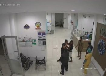 Tangkapan layar keributan di RS HKBP Balige. [Ist]