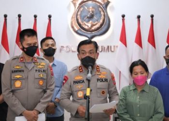 Kapolda Sumut, Irjen Pol RZ Panca Putra saat memberikan keterangan. [Ist]