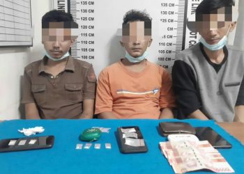Foto ketiga pelaku dan barang bukti yang diamankan Polisi.